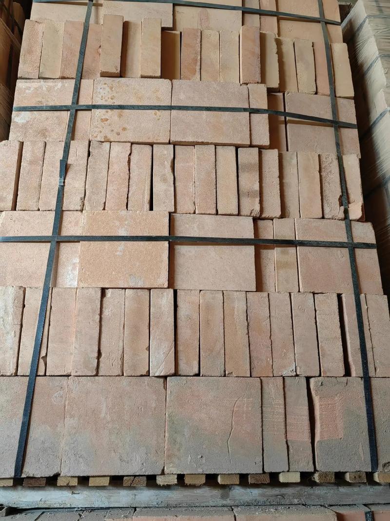 山东淄博景辉耐火材料销售:吊顶砖,莫来石标砖,聚轻标砖,轻质